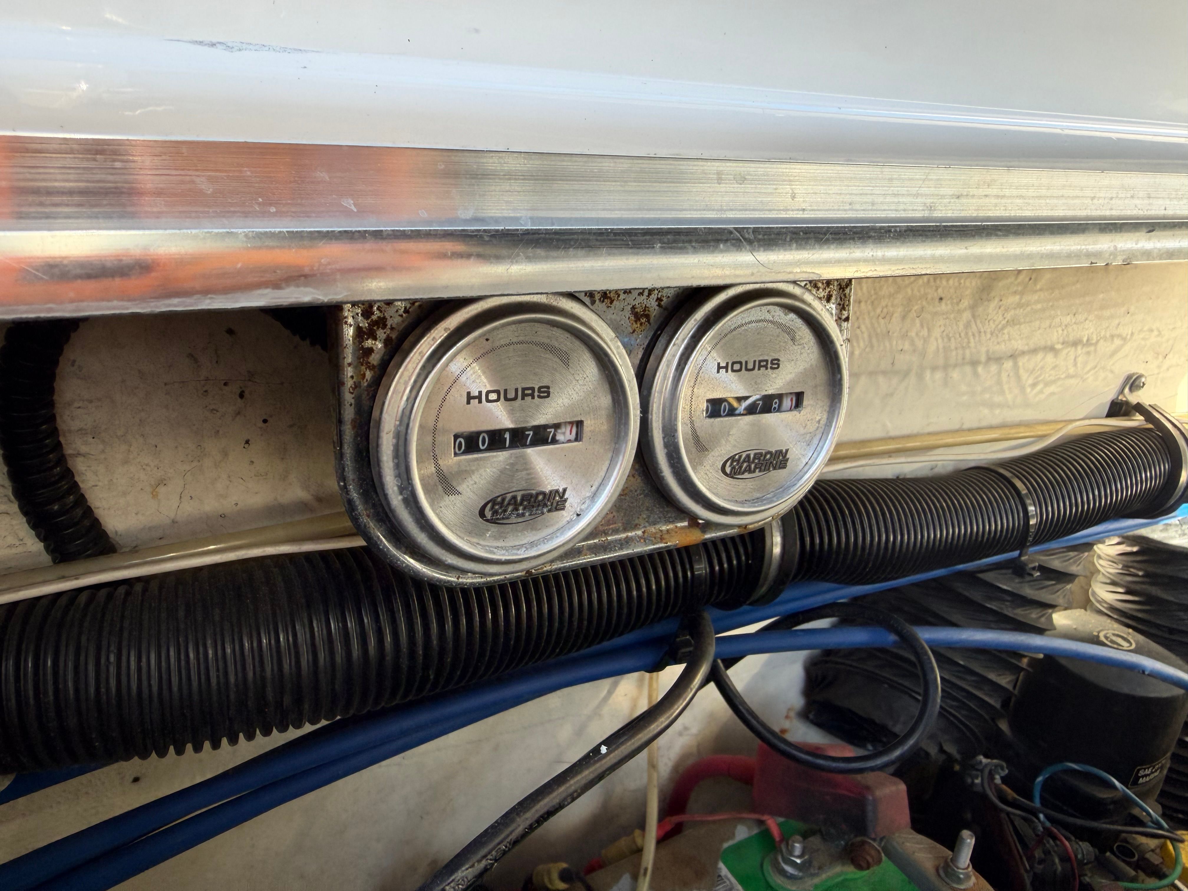 1997 Wellcraft 29 Scarab - 18