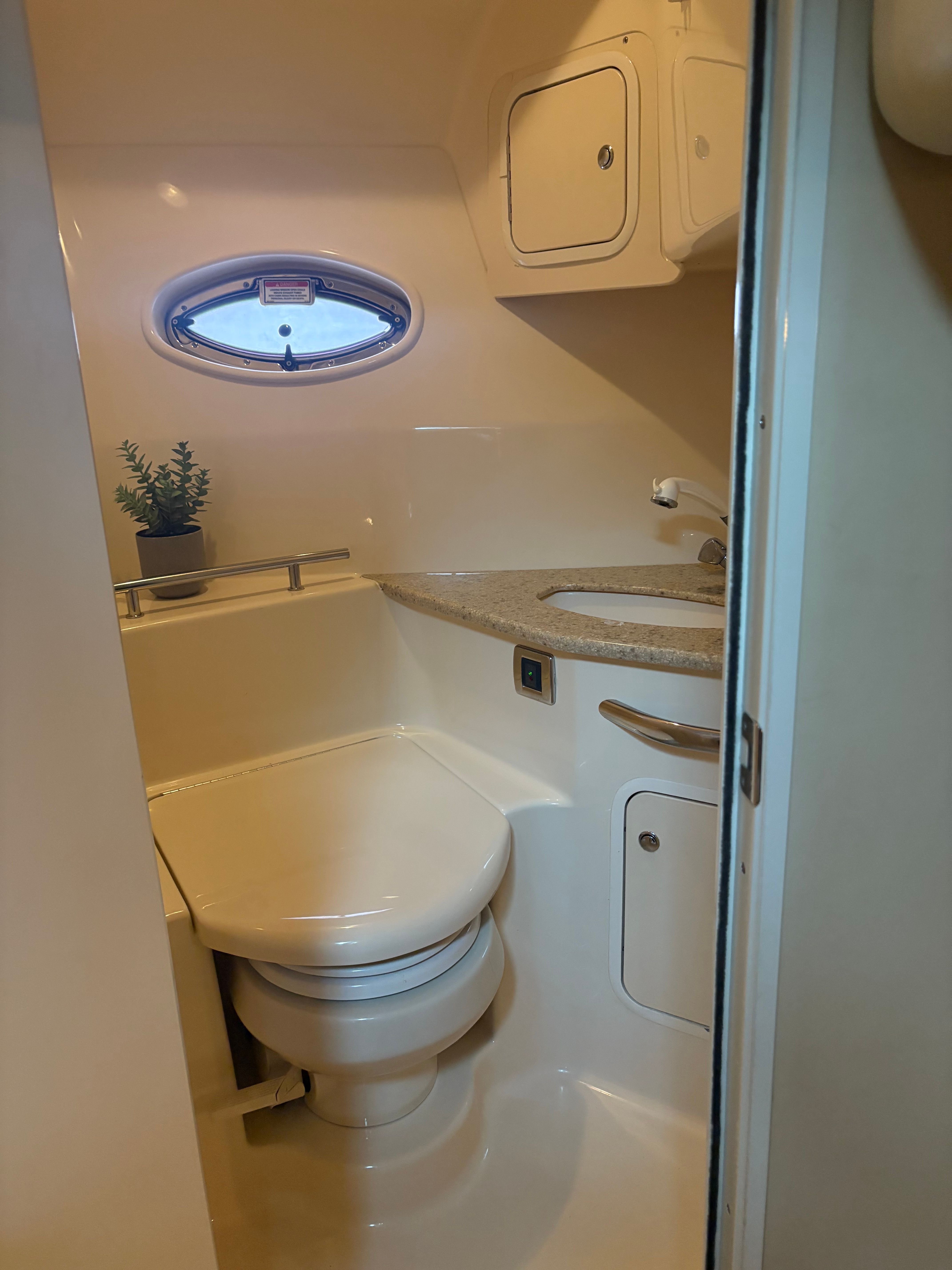 2003 Sea Ray 420 Sundancer - 15