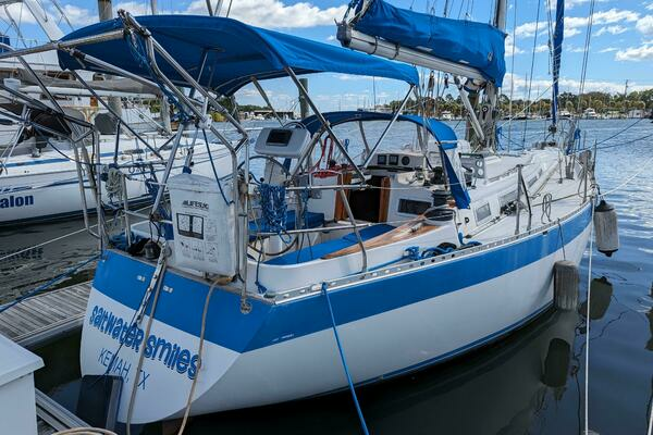 1985 Wauquiez Hood 38 MK II