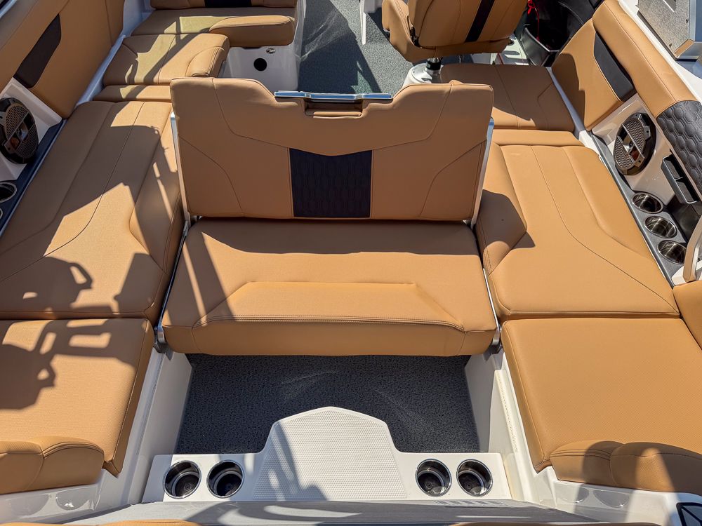 2022 MasterCraft XT24 - 29
