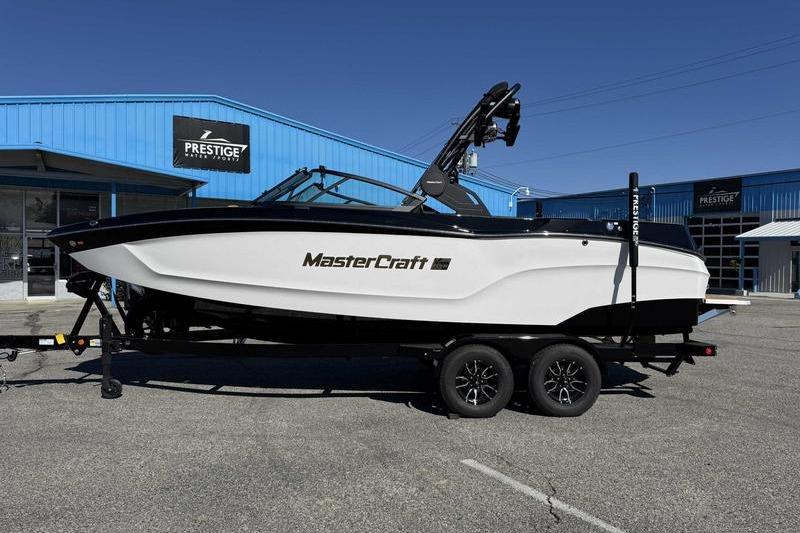 2026 MasterCraft XT22