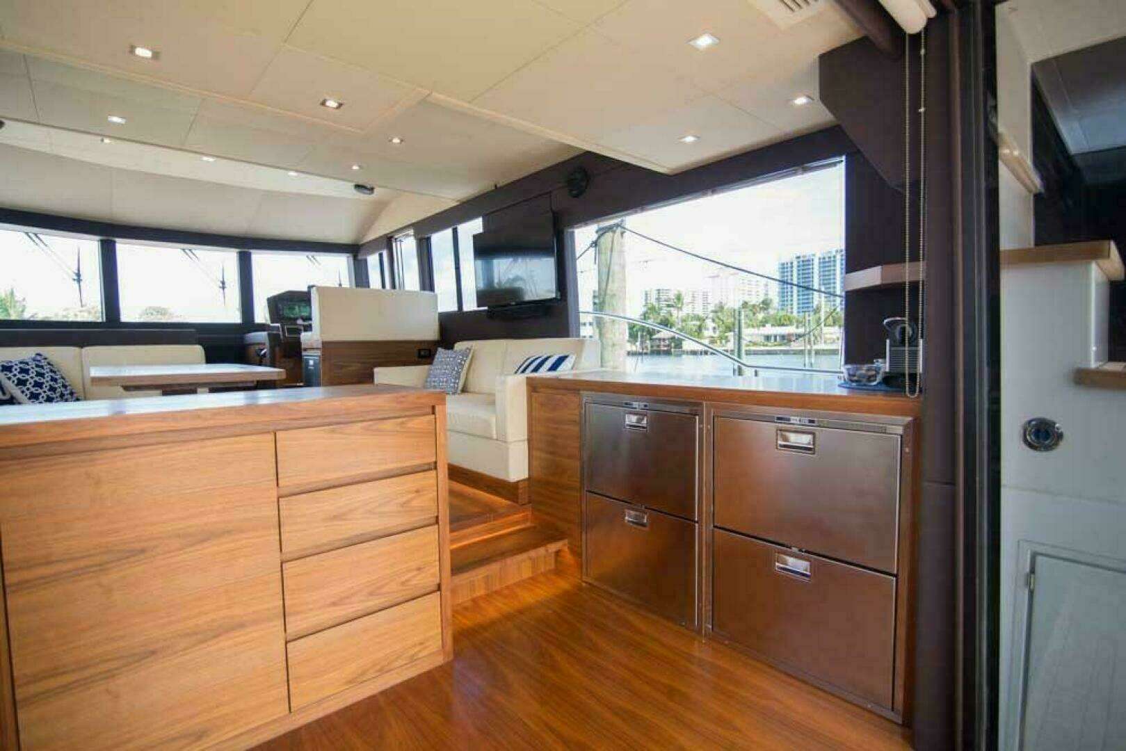 2019 Sundeck Yachts 580 Sport - Image 2