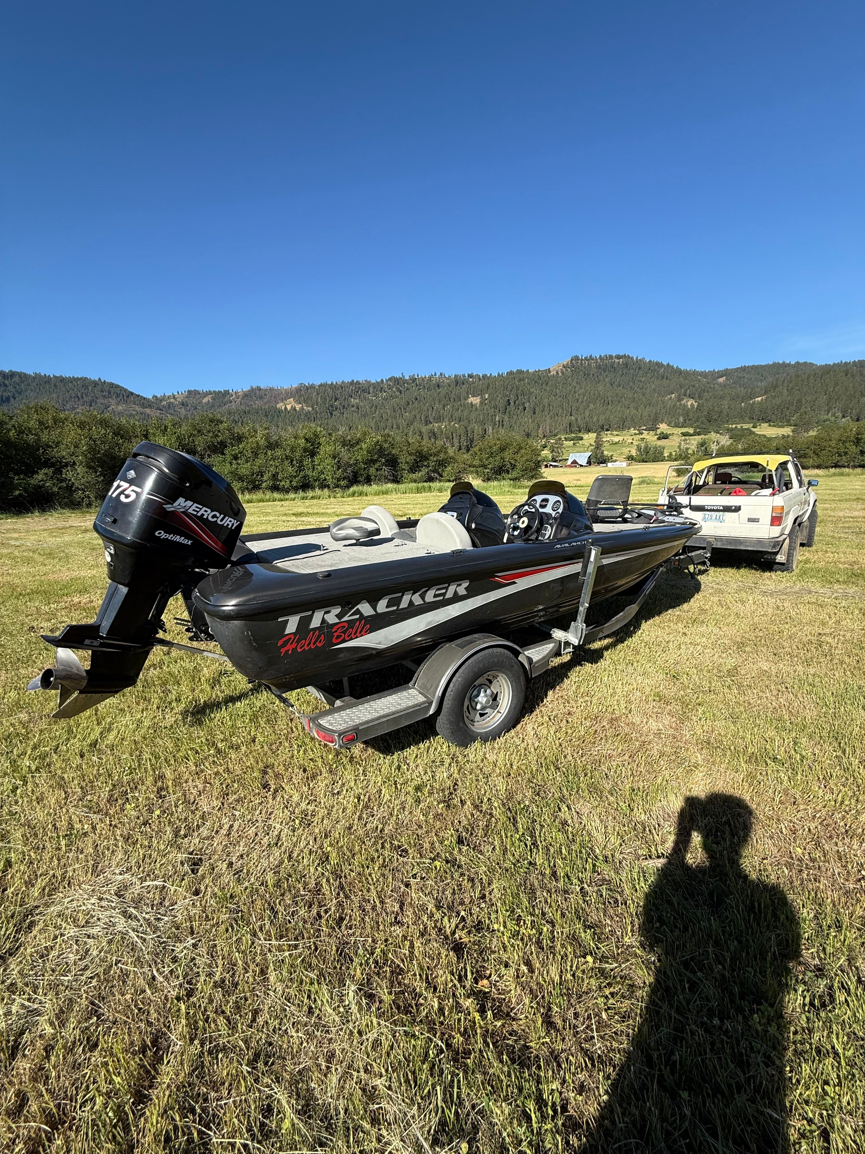 2005 Tracker Avalanche 18 SC