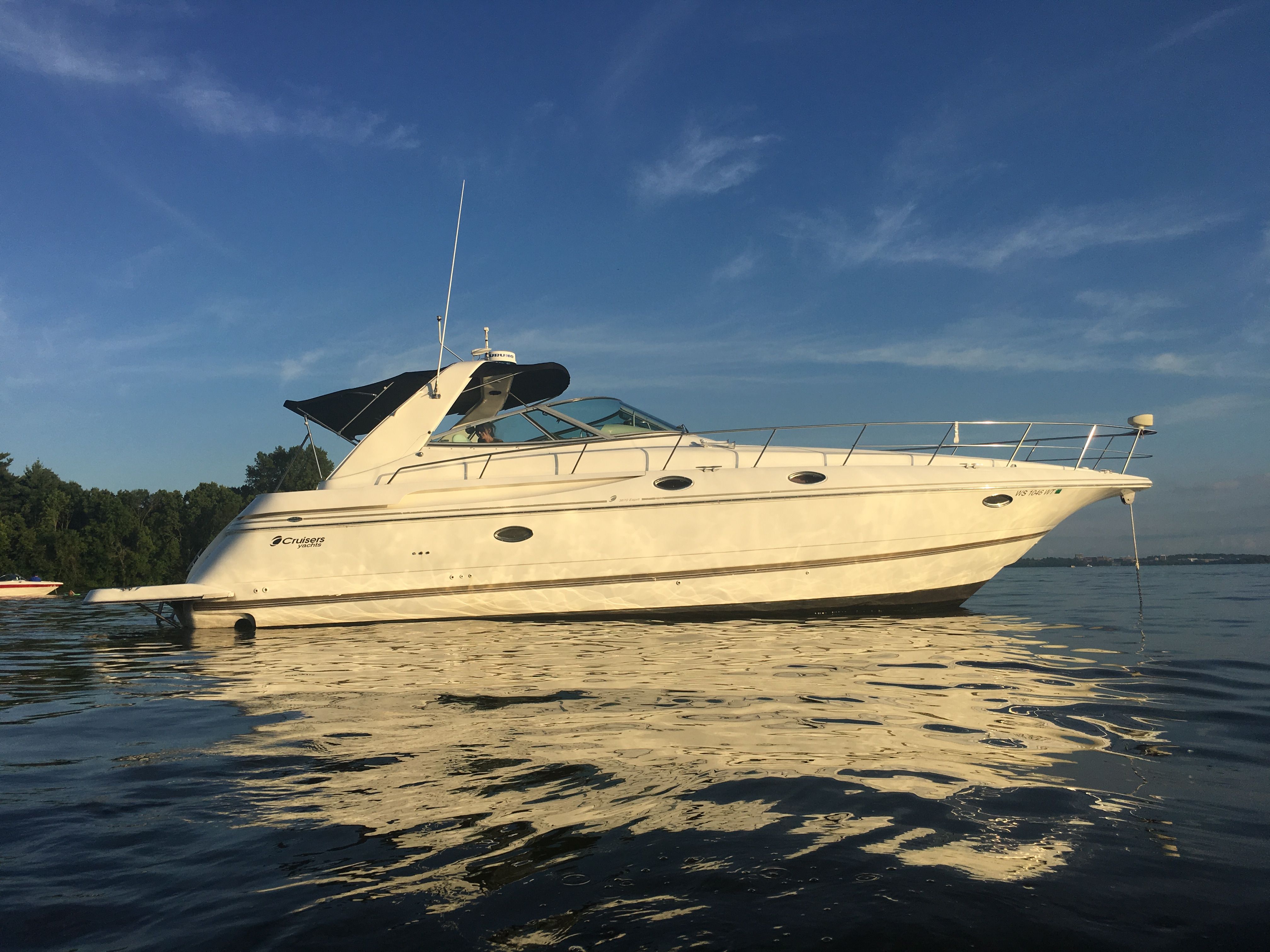 1998 Cruisers Yachts 3870 Espirit