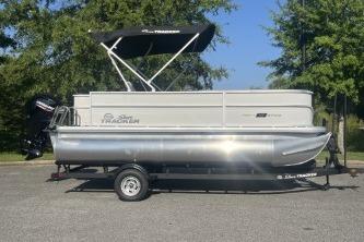 2026 Sun Tracker Party Barge 18 DLX