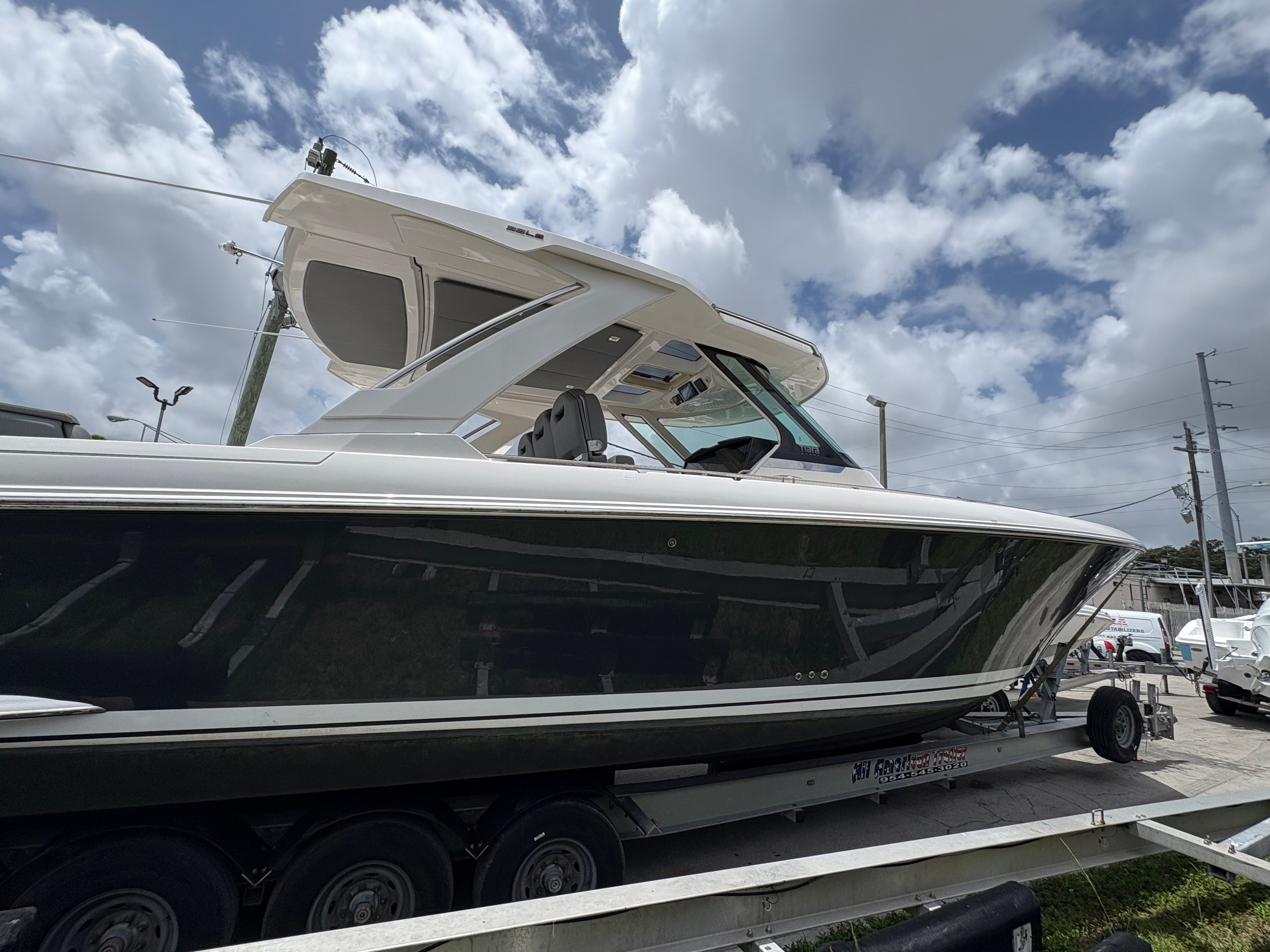 2019 Tiara Yachts 38 LS