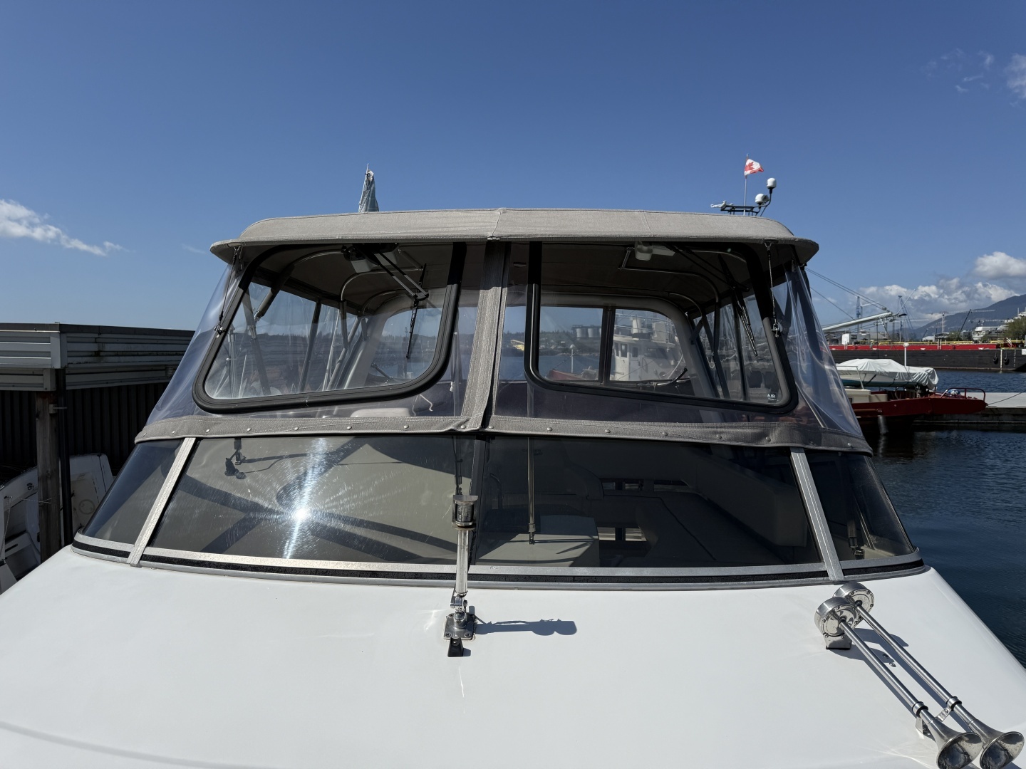 1996 Carver 370 Voyager - Image 17