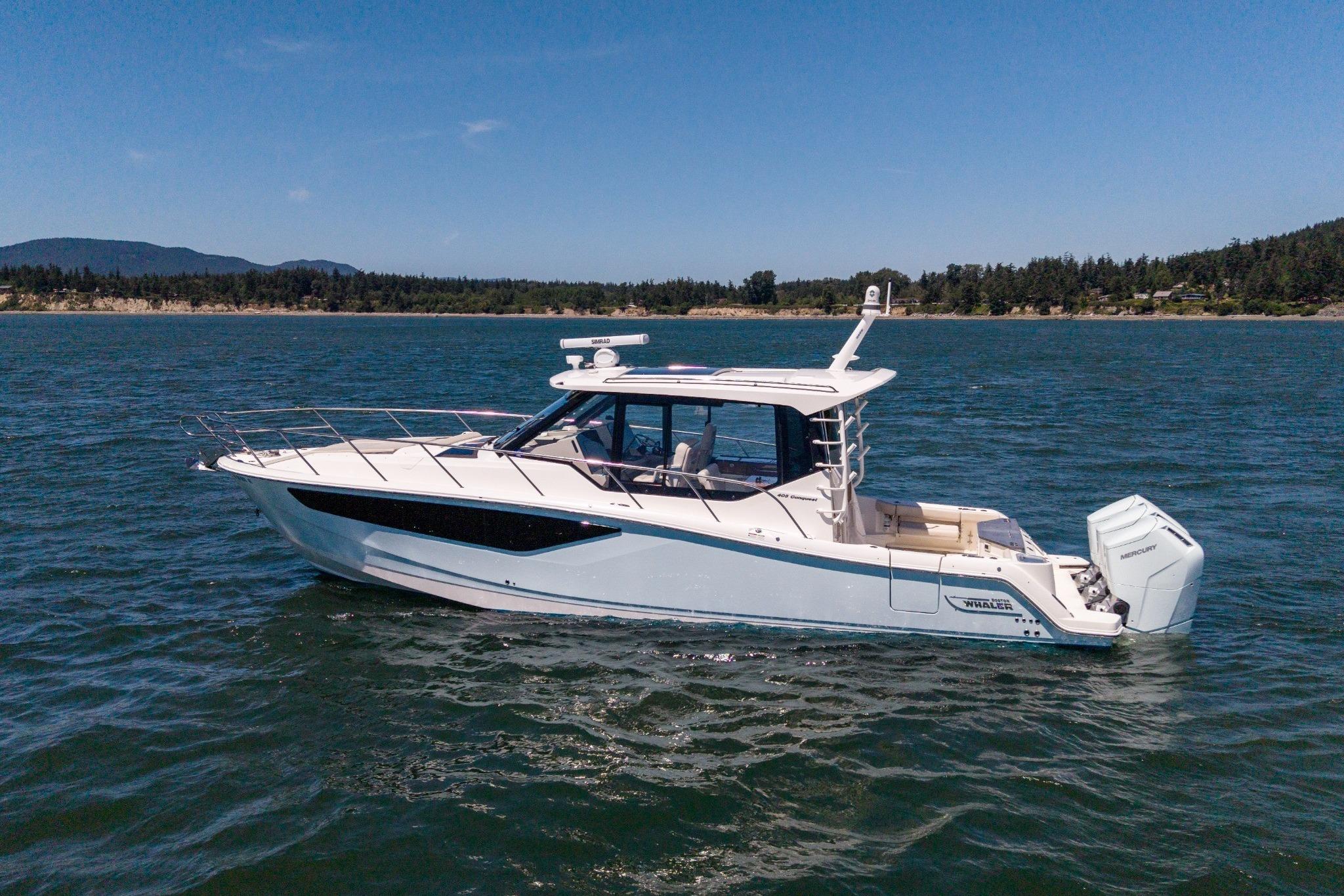 2023 Boston Whaler 405 Conquest