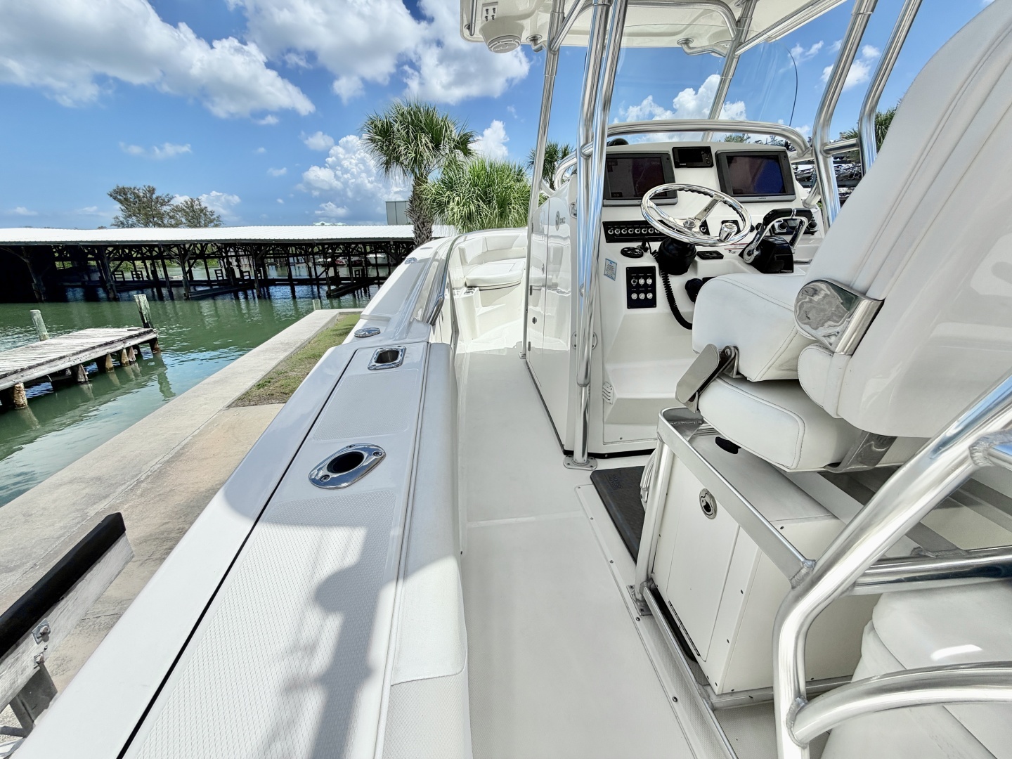 2013 Edgewater 318 CC - Image 17
