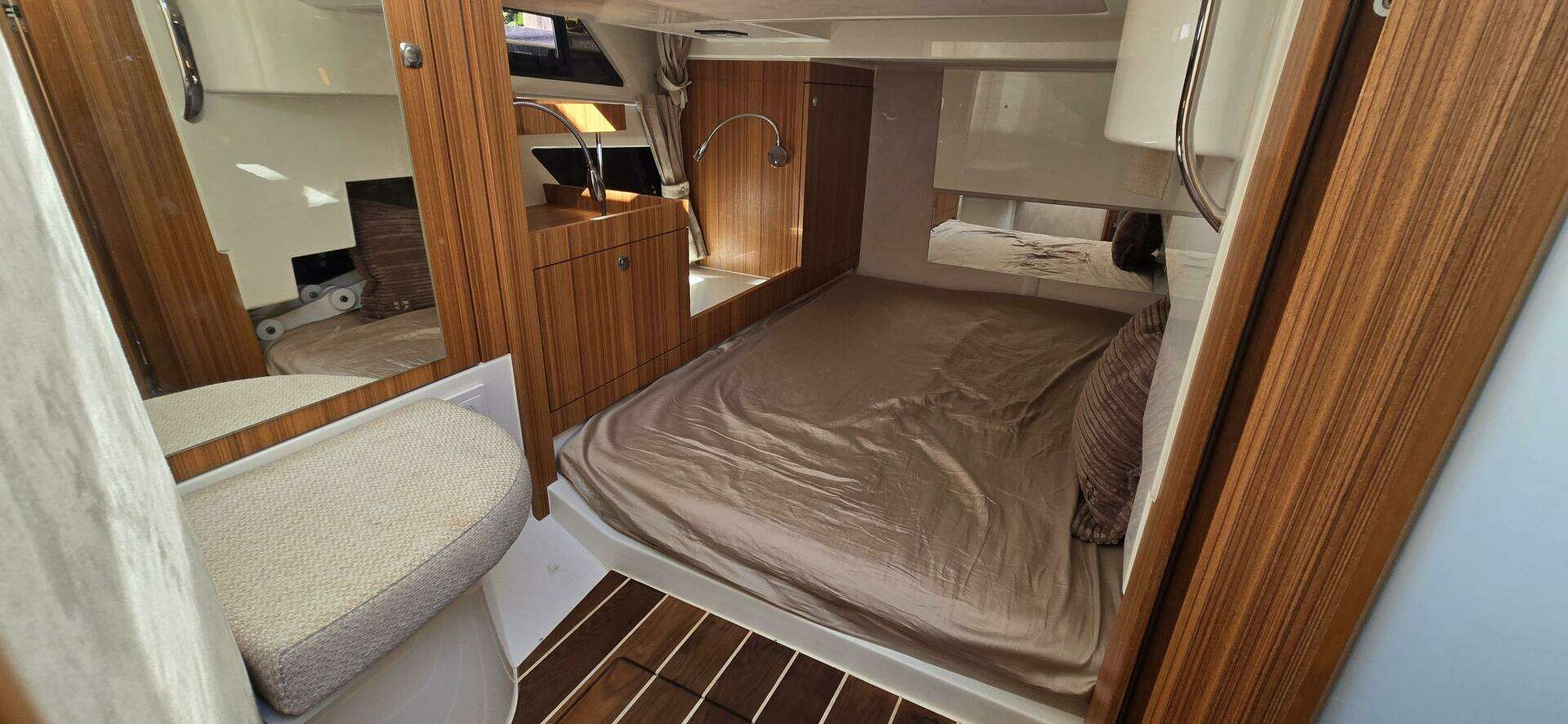 2025 Marex 310 Suncruiser - Image 21