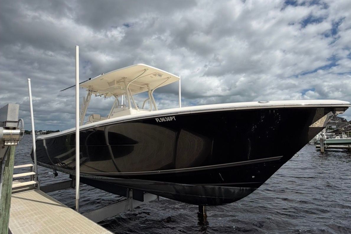 2014 Cobia 296 Center Console