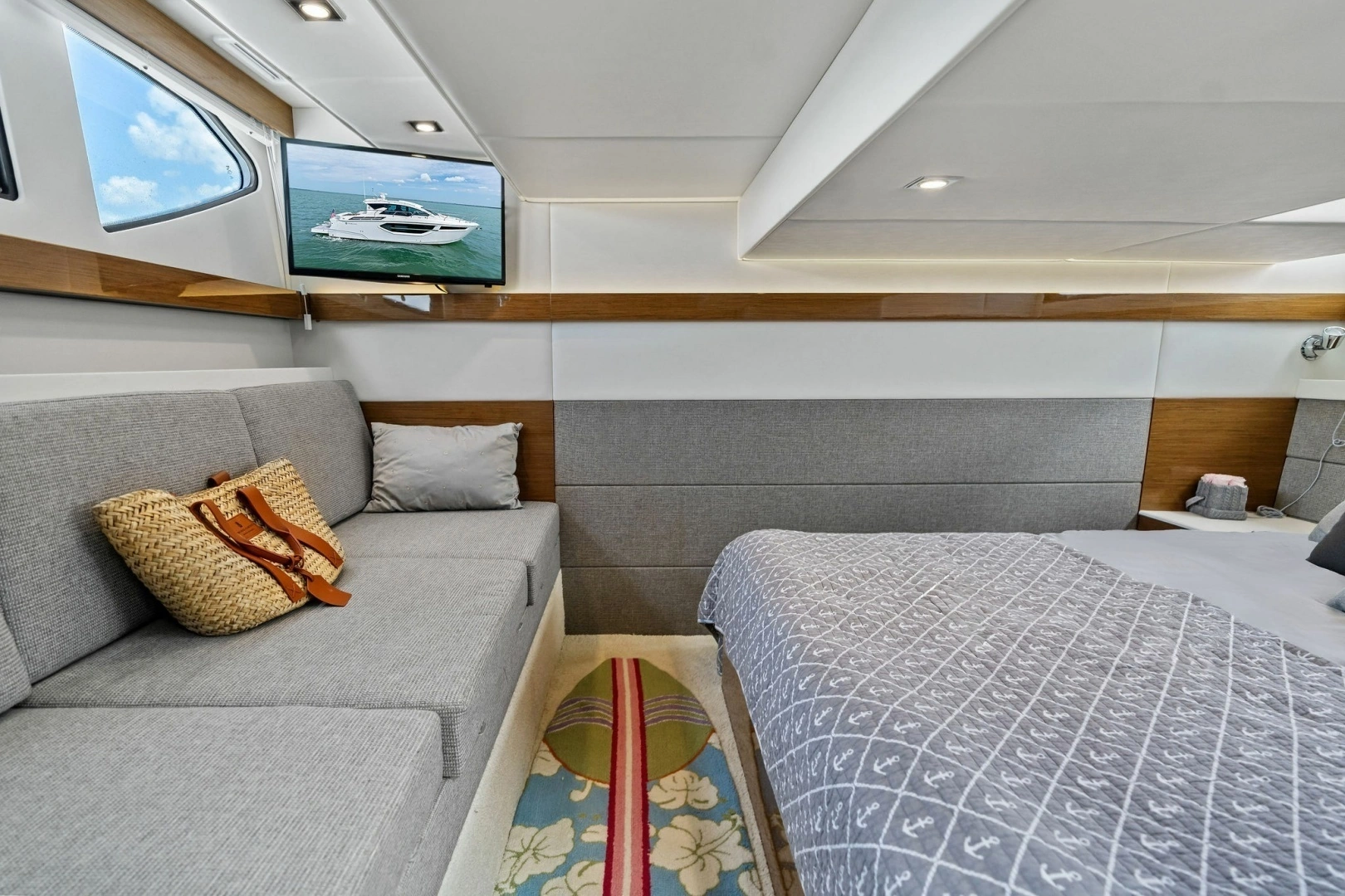 2019 Cruisers Yachts 42 Cantius - Image 29