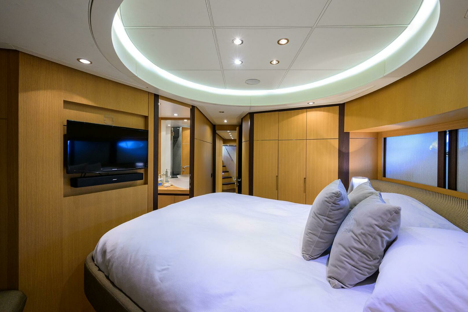 2009 Pershing 90 Express - Image 28