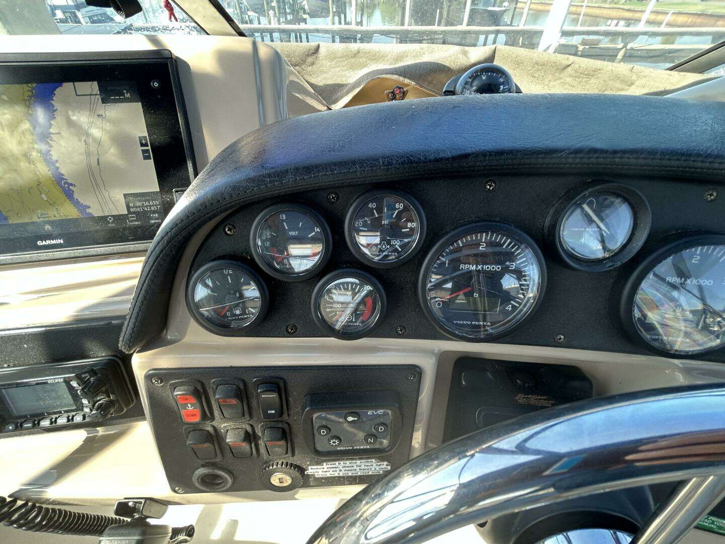 2005 Carver 366 MY - Image 15