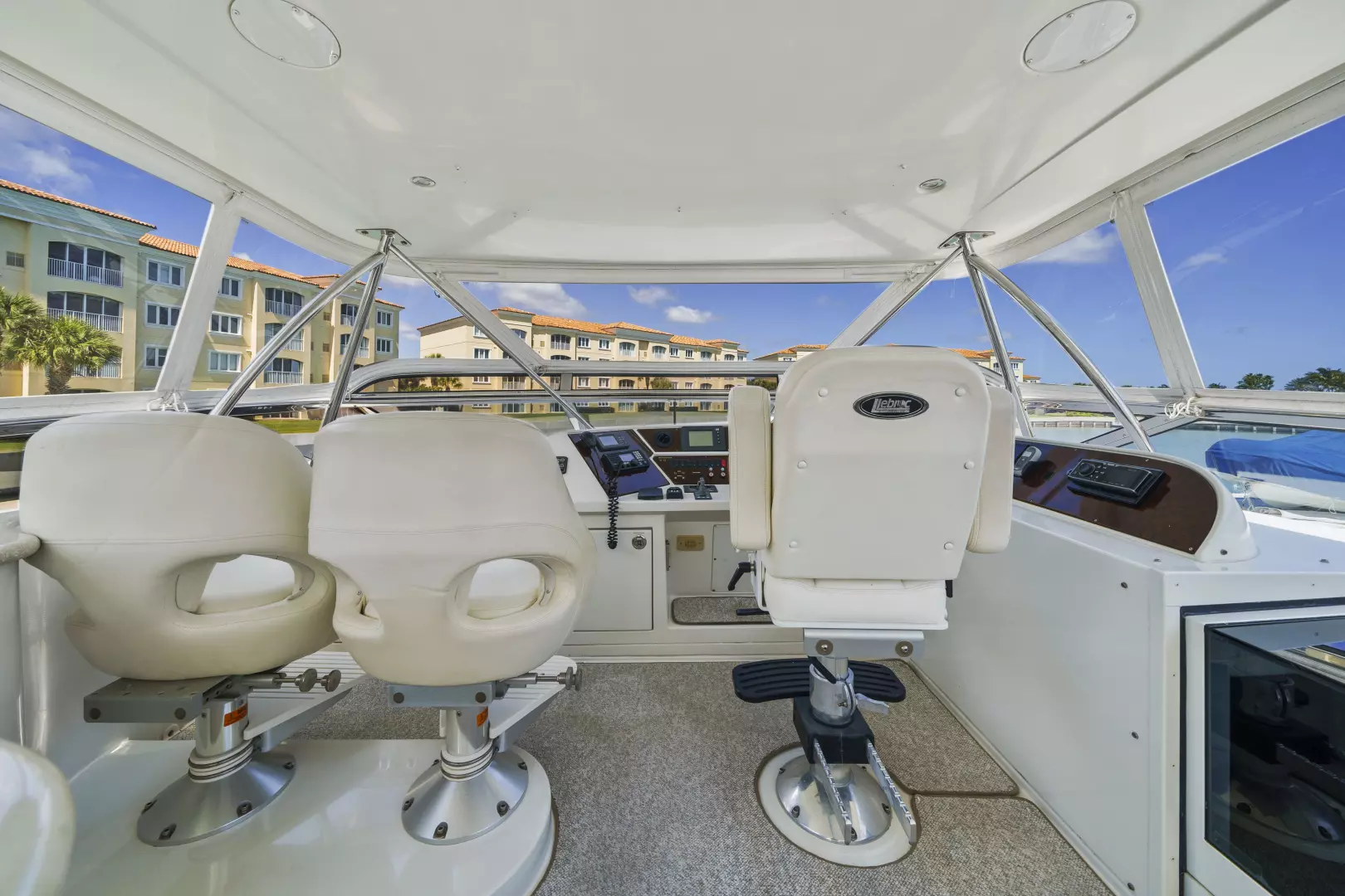 2006 Marquis 65 Pilothouse - Image 14