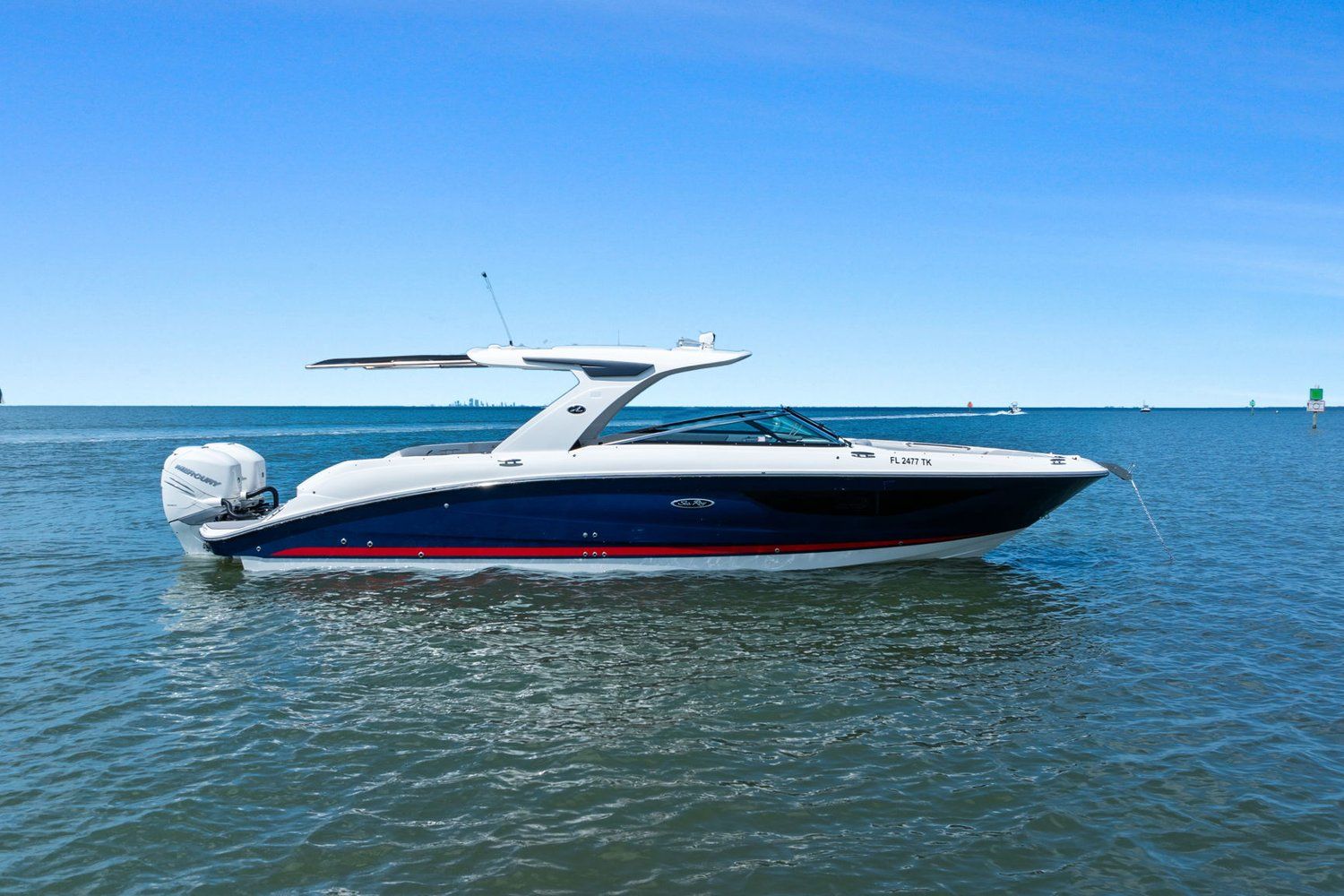 2023 Sea Ray SLX 350 Outboard
