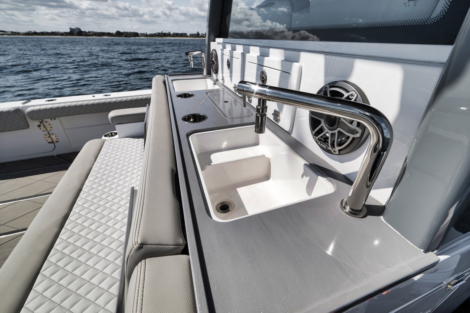2025 HCB 53 Suenos - Image 21