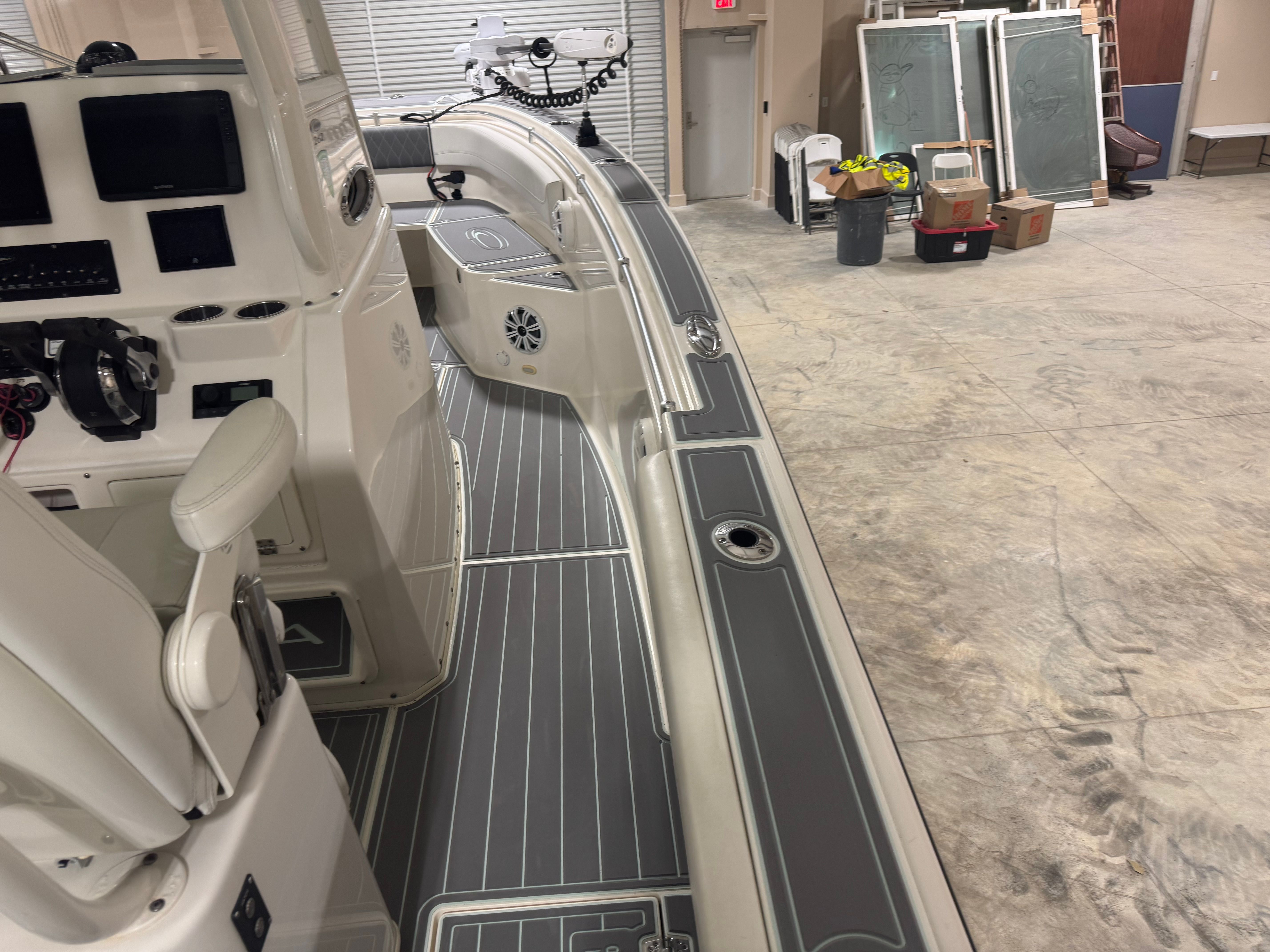 2021 Cobia 262 Center Console - 13