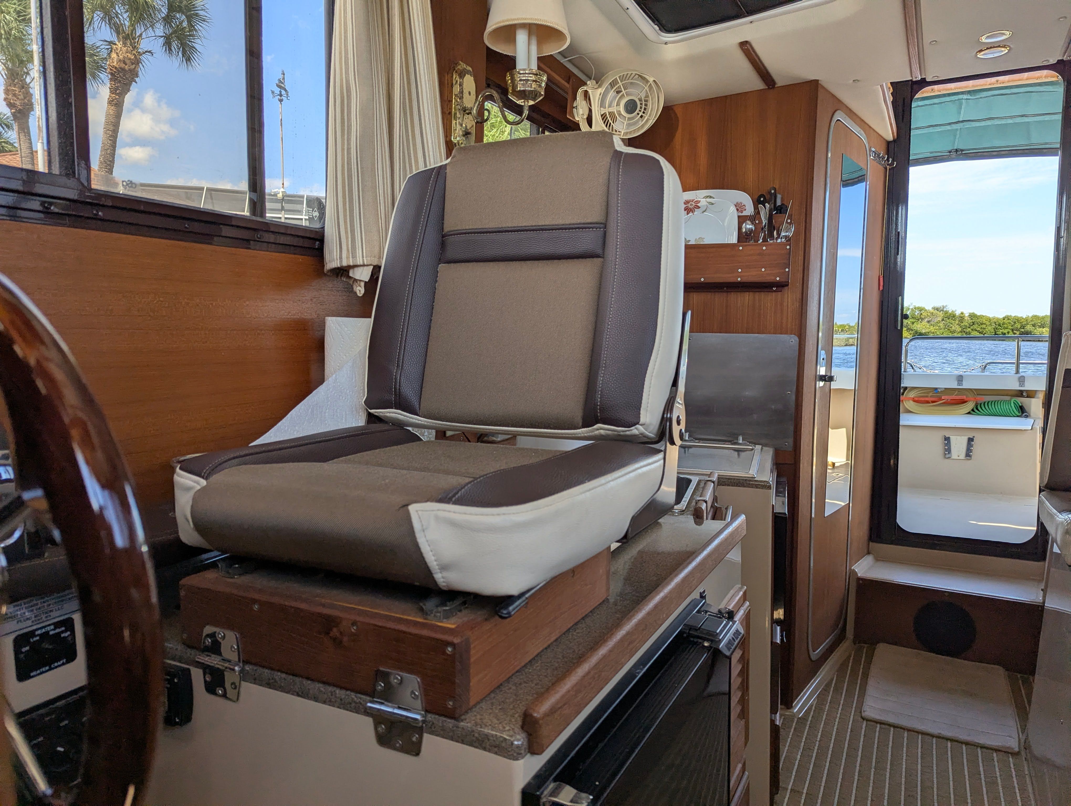 2014 Ranger Tugs R-27 - 30