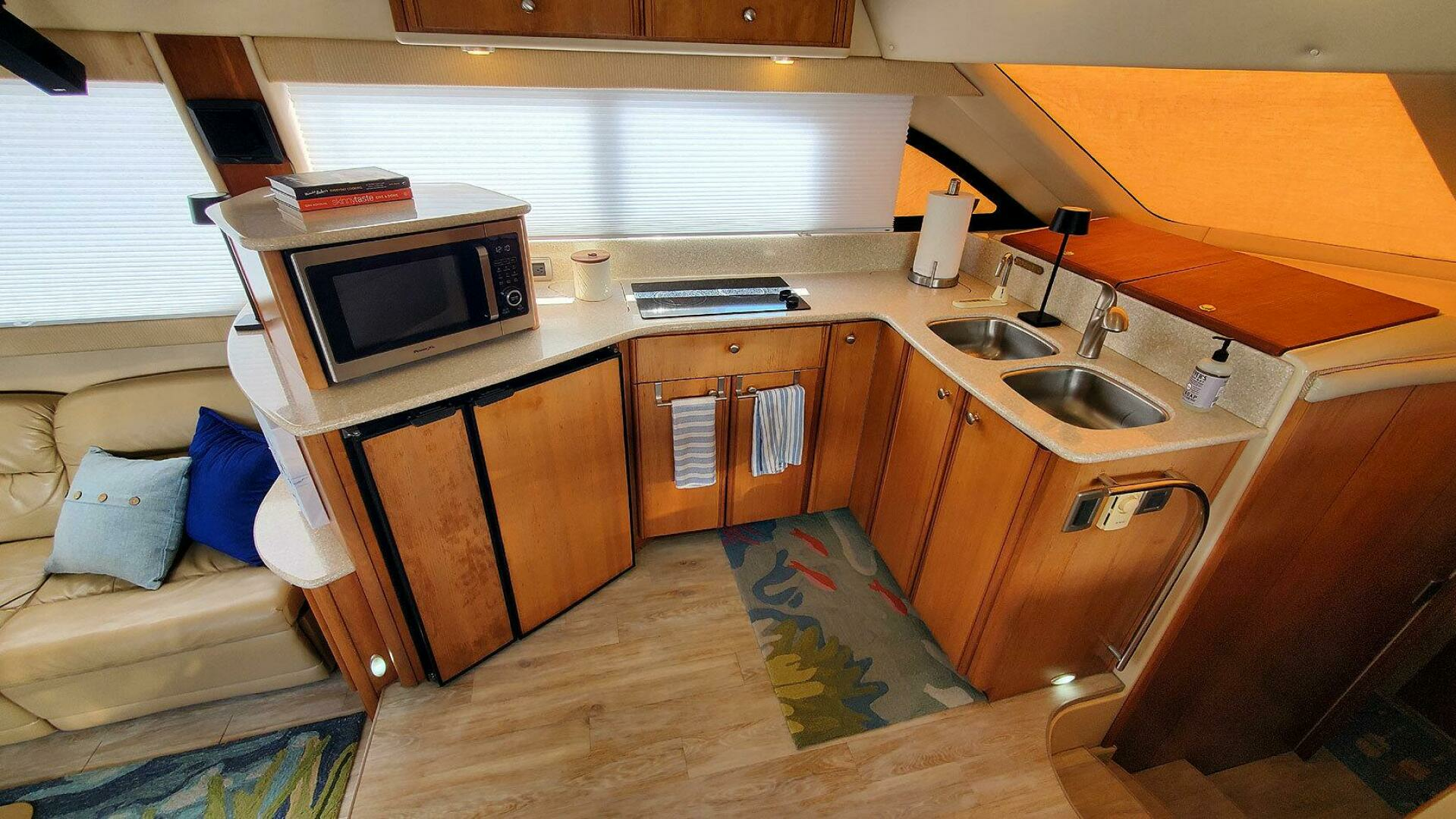 2004 Meridian 411 Sedan Bridge - Image 16