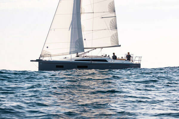 2026 Beneteau Oceanis 34.1 SWING KEEL