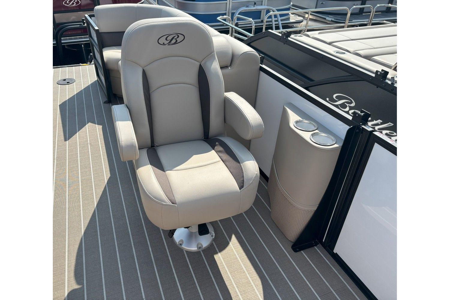 2026 Bentley Pontoons Legacy 223 DL Navigator - 10