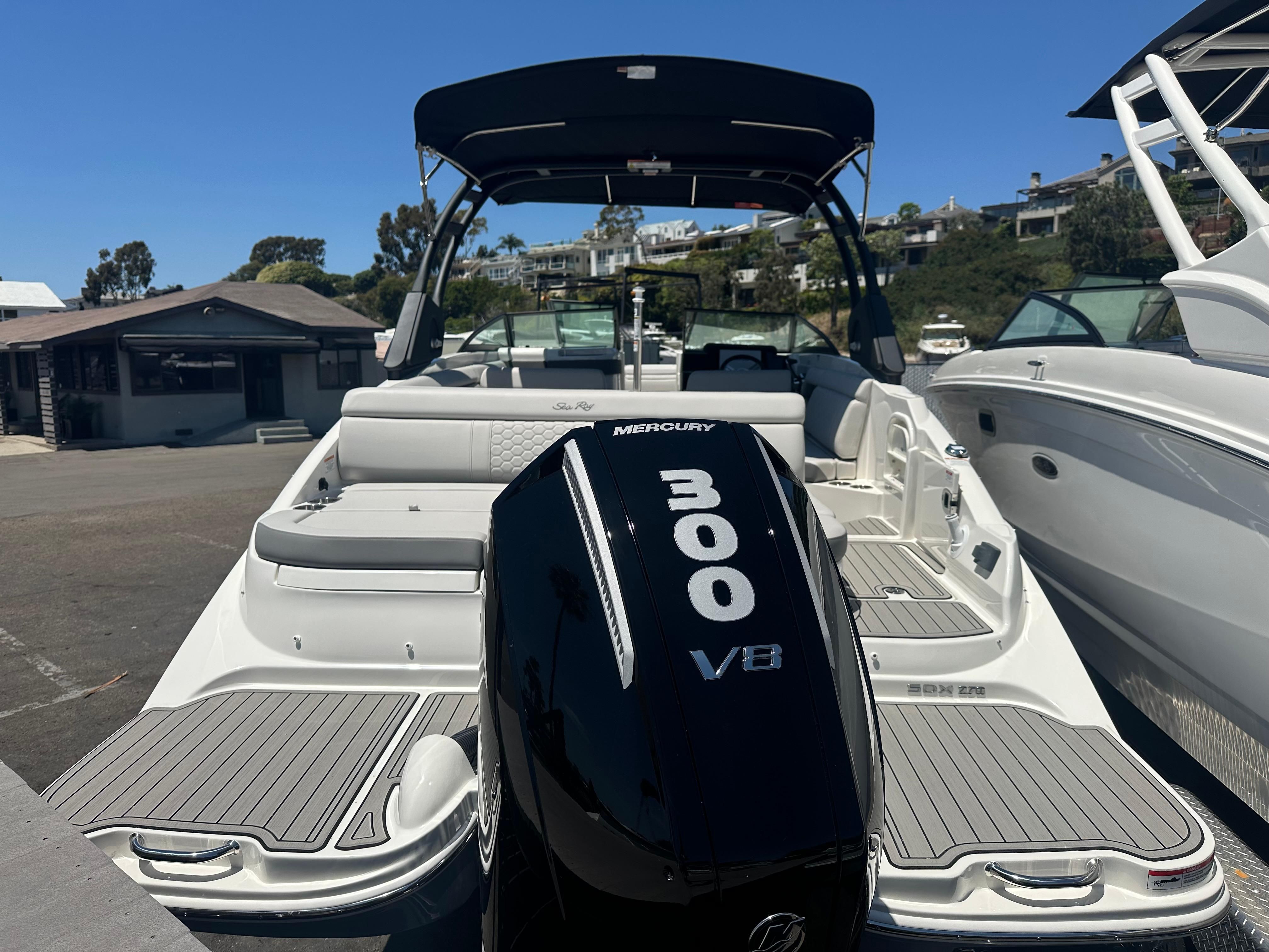 2024 Sea Ray SDX 270 Outboard - 8