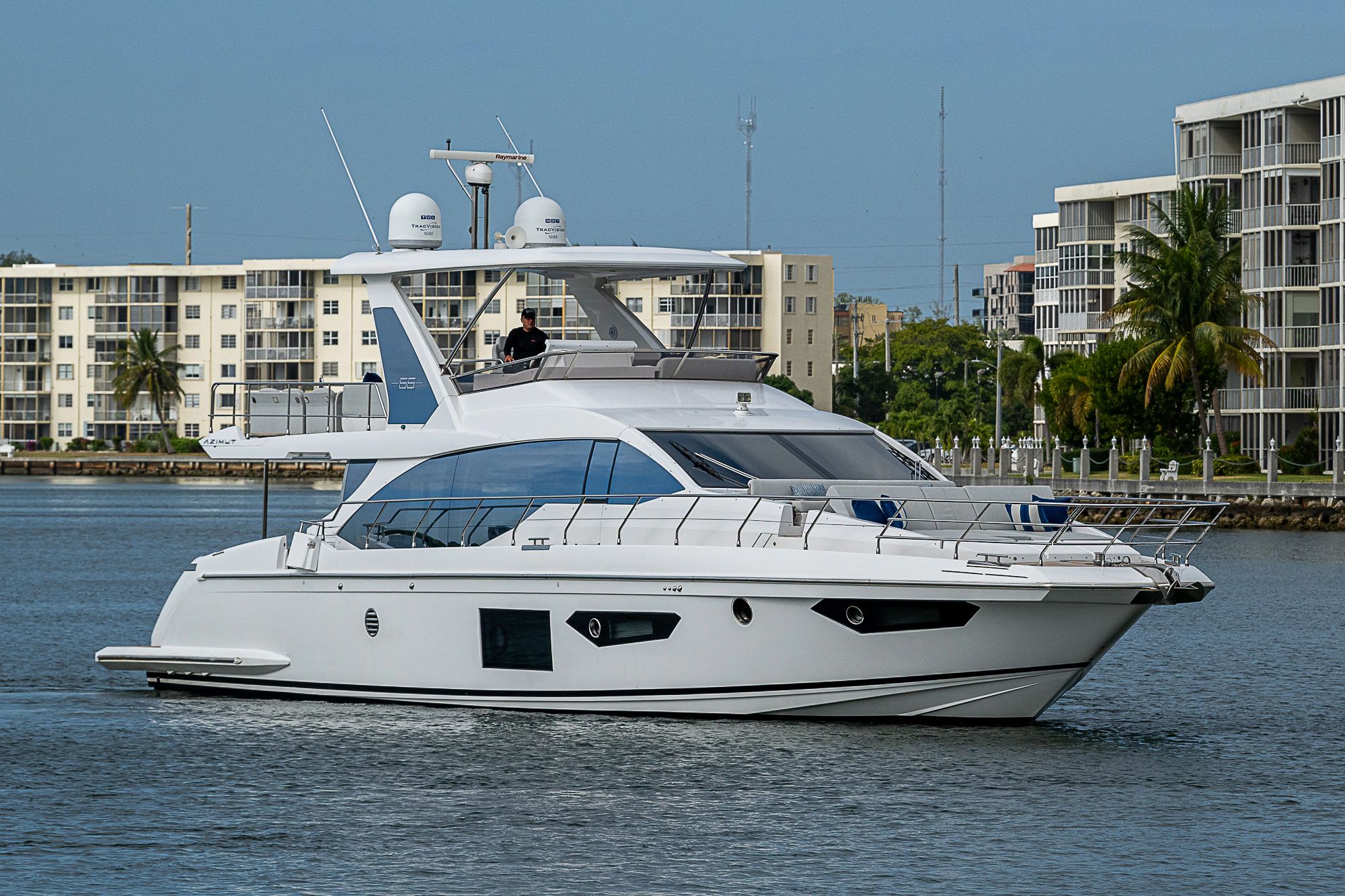 2020 Azimut Flybridge