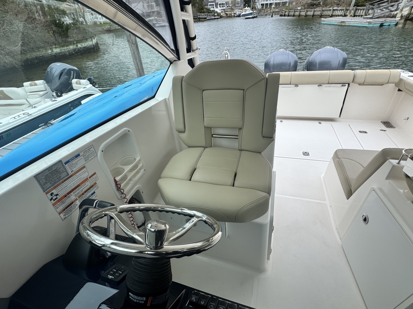 2017 Pursuit 295 DC - Image 8