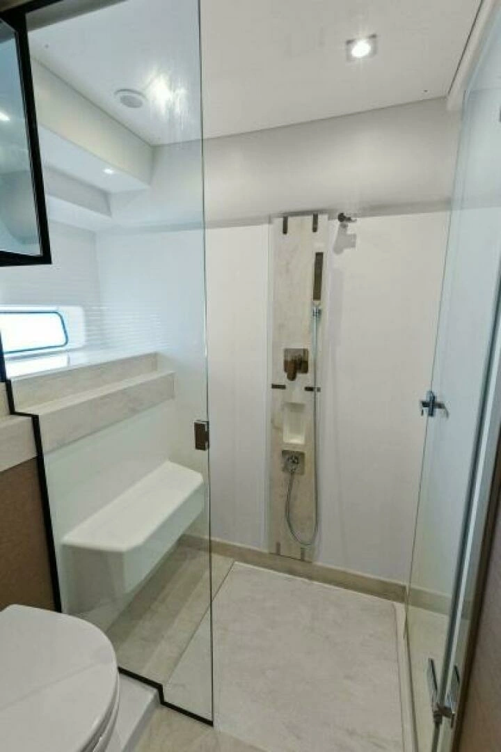 2022 Prestige 590 Flybridge - Image 38