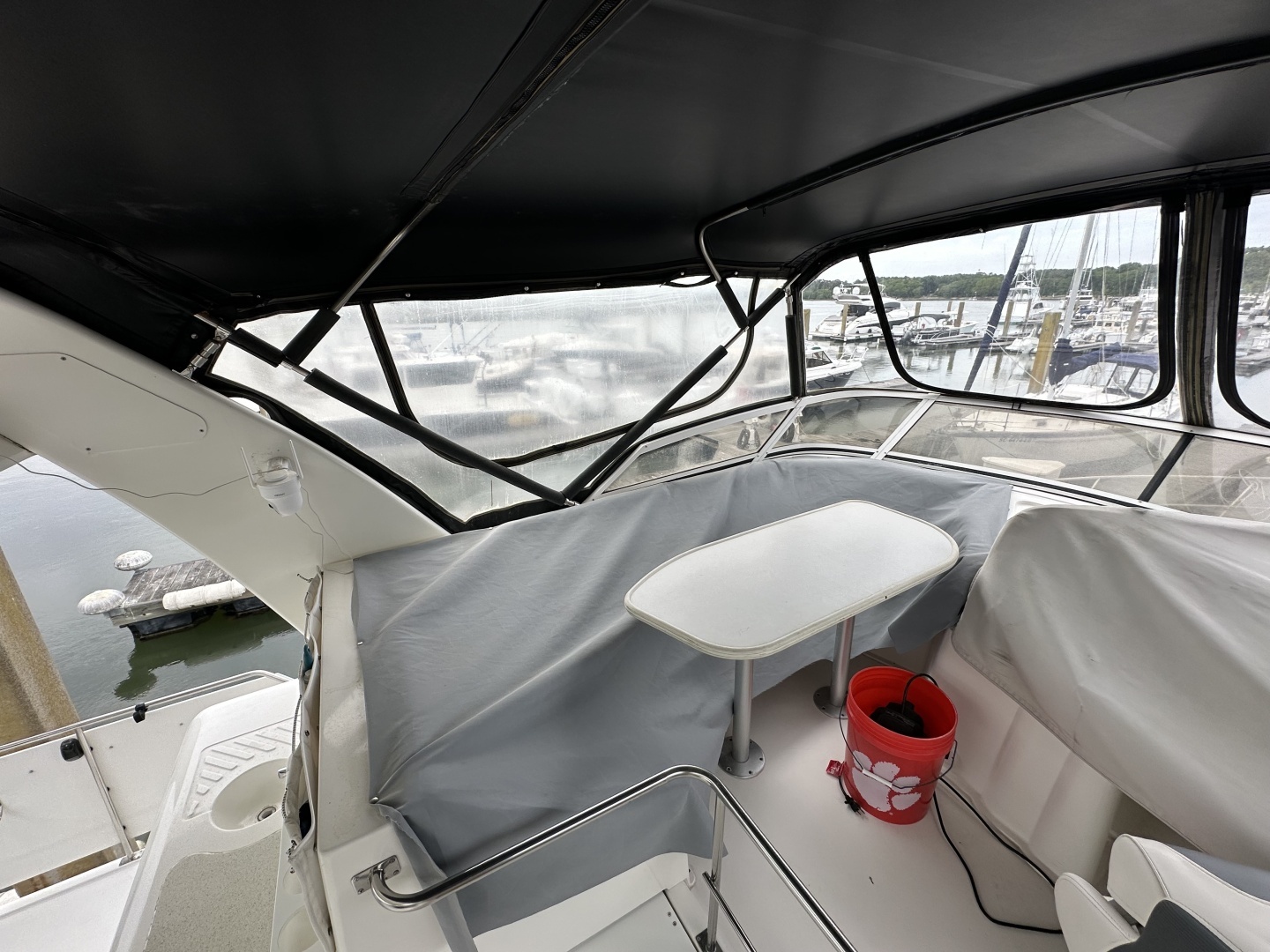 1998 Cruisers Yachts 3650 Aft Cabin - Image 18
