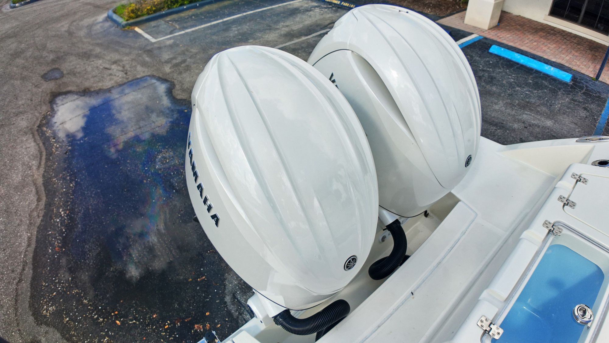 2027 Cobia 245 Center Console - 33