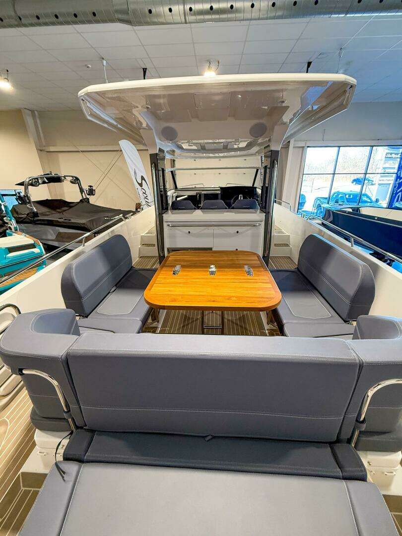 2022 Nimbus T11 - Image 31