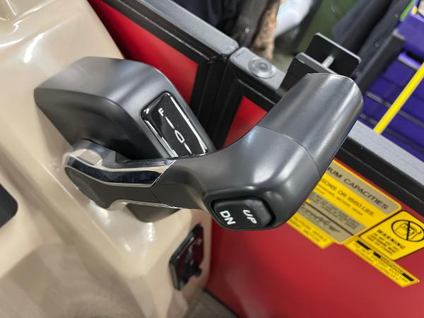 Close-up of 2025 Bentley Pontoons 200 Fish-N-Cruise throttle control lever.