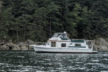 1983 Uniflite Yacht Home
