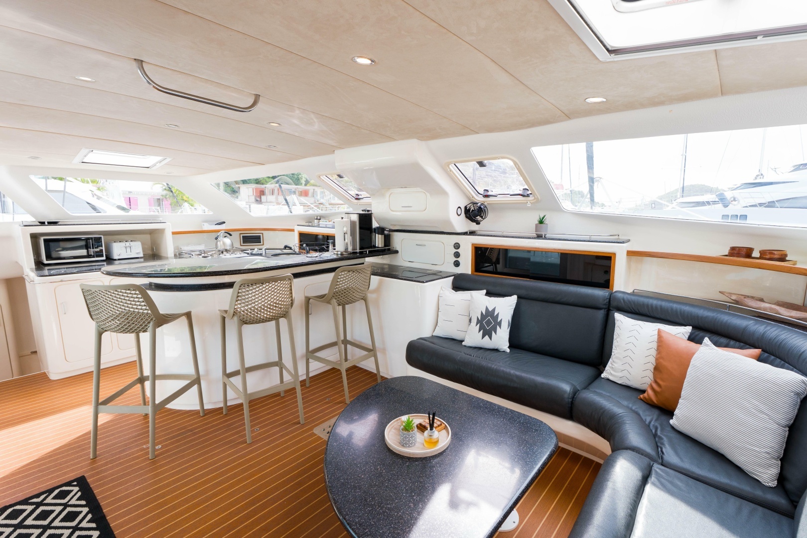 2011 Voyage Yachts 520 - Image 26