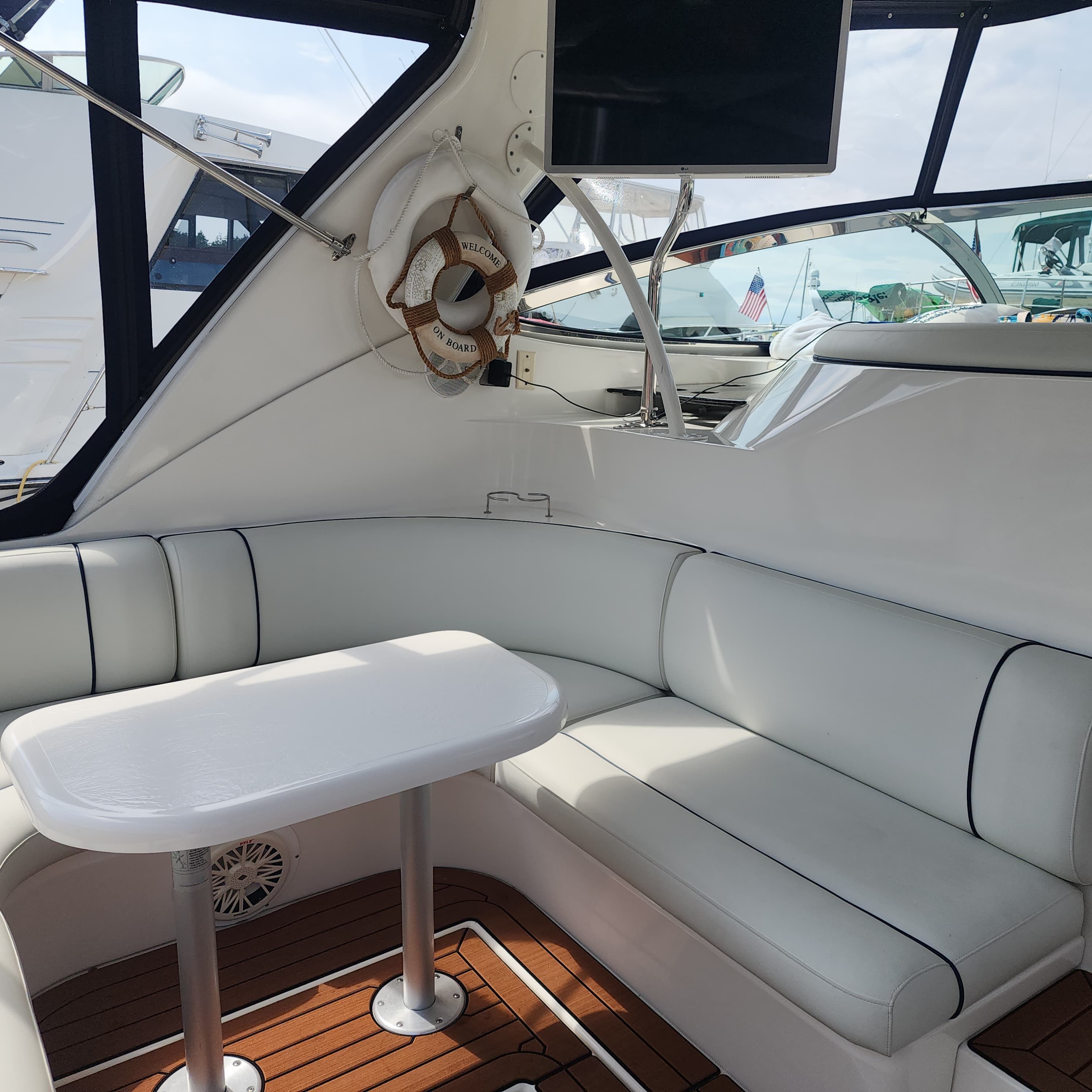 2005 Cruisers Yachts 440 Express - 4