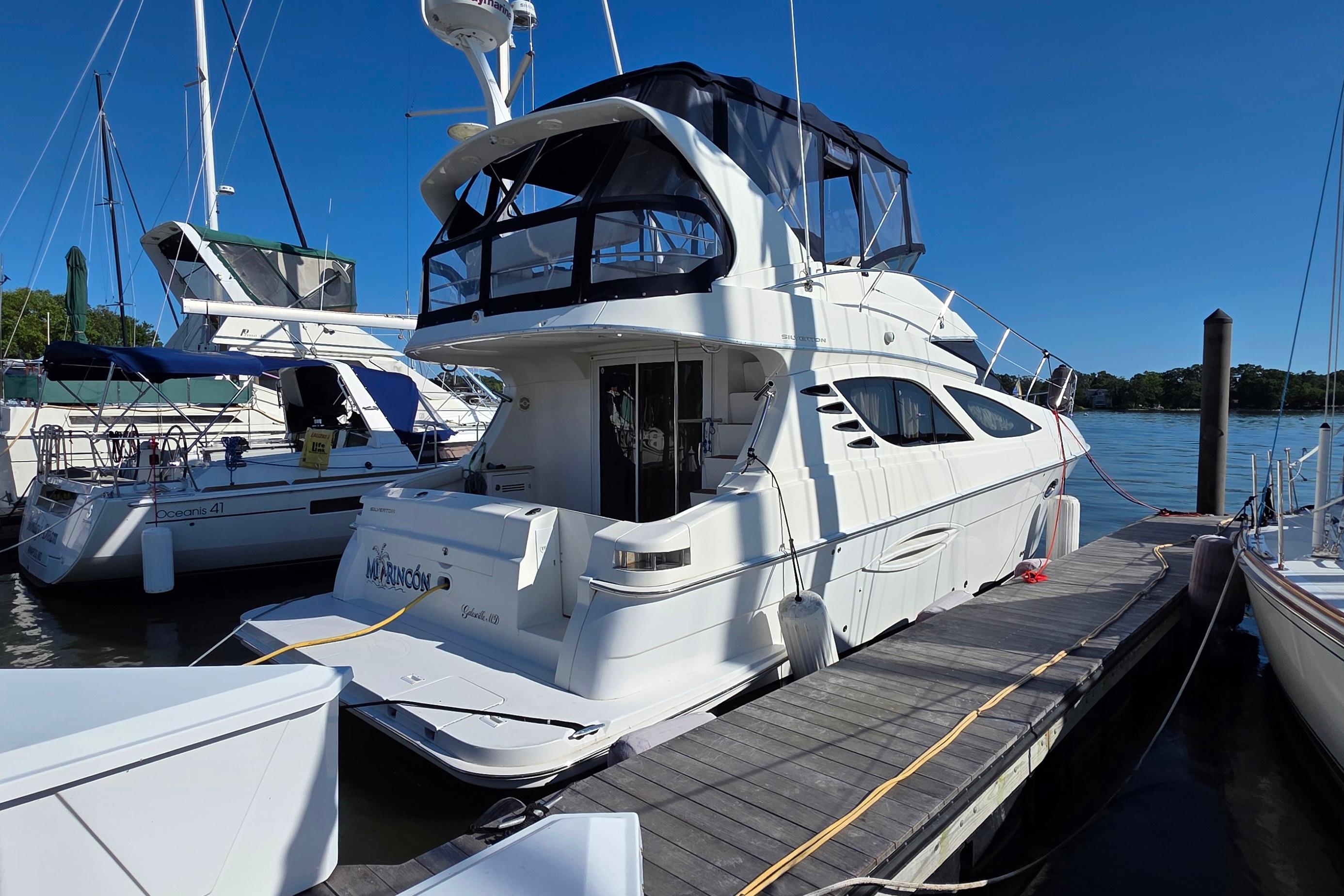 2006 Silverton 38 Sport Bridge