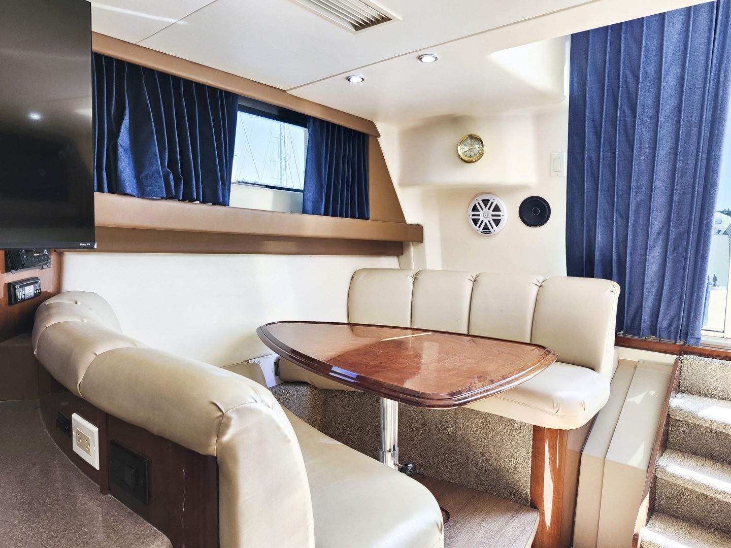 2007 Carver 36 Mariner - Image 21