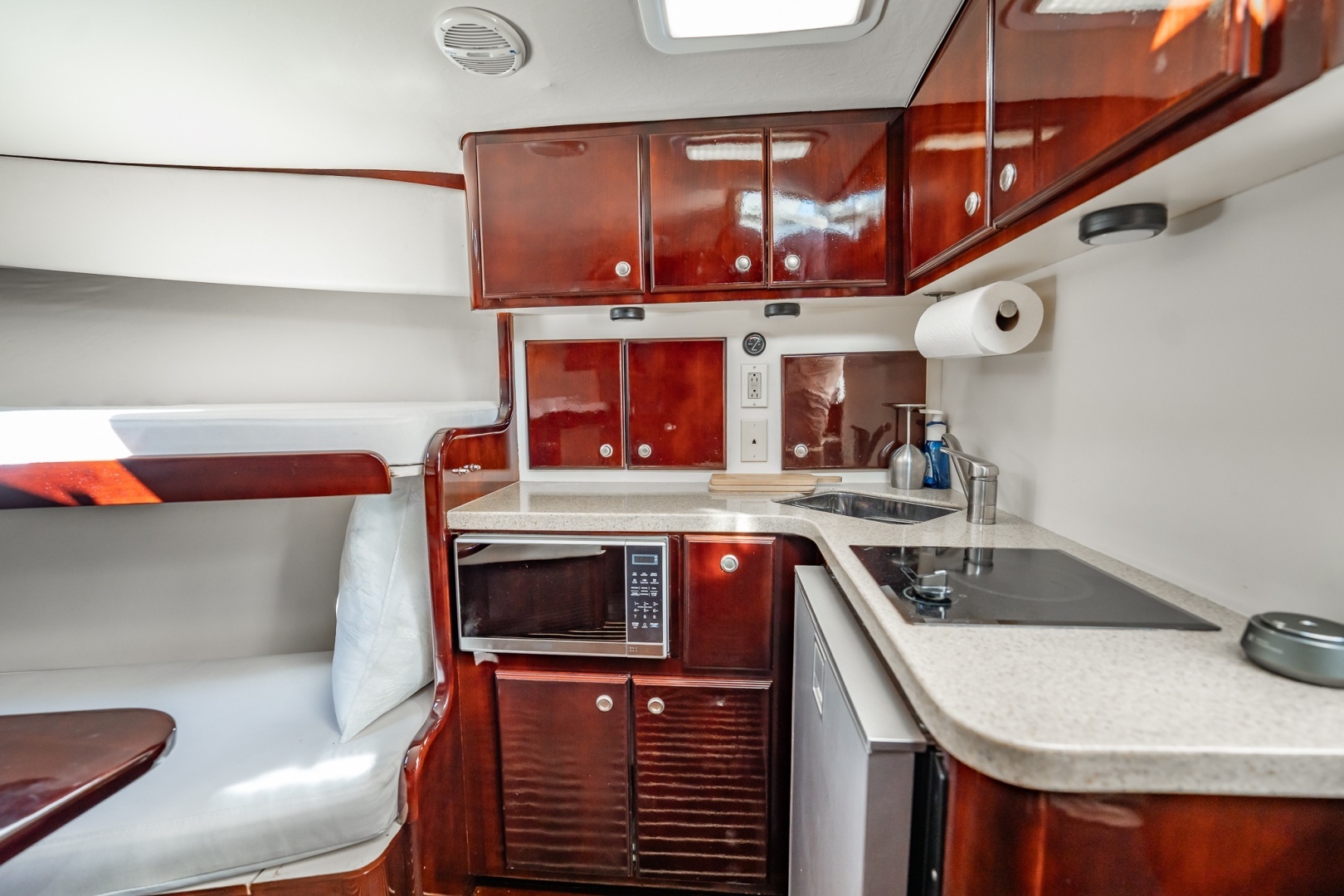 2004 Luhrs 320 Open - Image 38