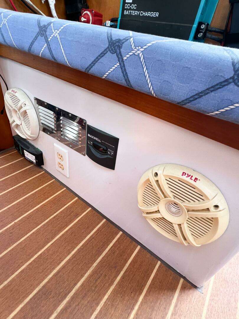 2012 TomCat 9.70 S - Image 61