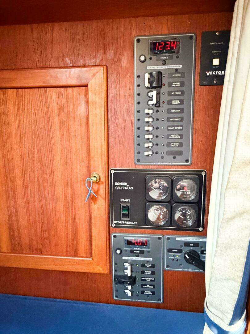 1986 Nauticat 40 Cutter Ketch Pilothouse - Image 93