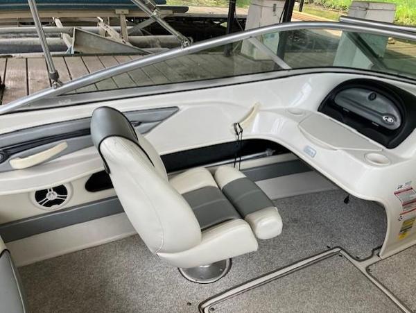 2009 Sea Ray 205 Sport - 5