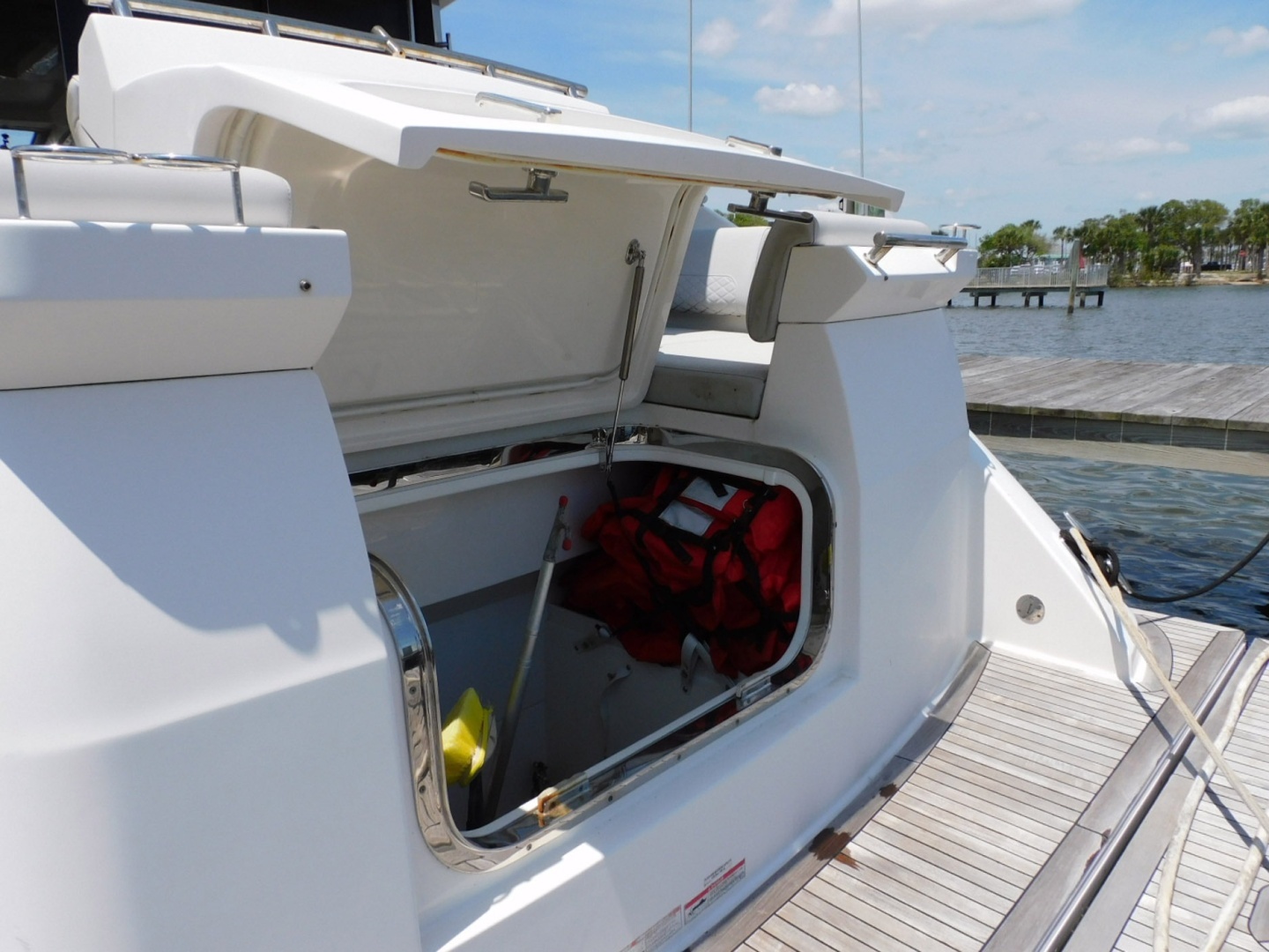 2019 Sea Ray 550L - Image 21