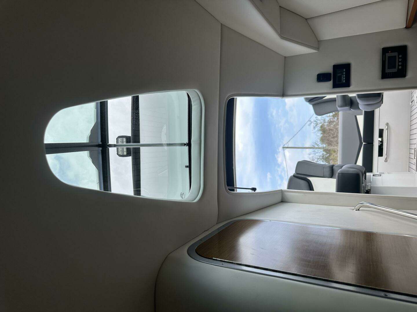 2019 Cruisers Yachts 338 Outboard - Image 38