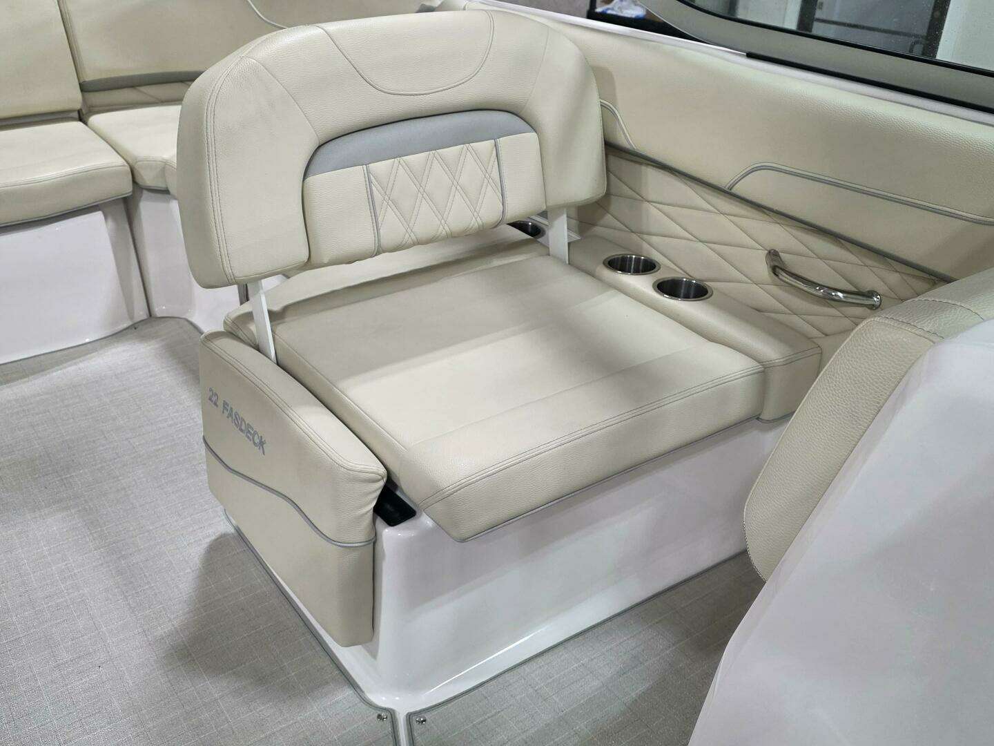2021 Regal 22 Fasdeck - Image 10
