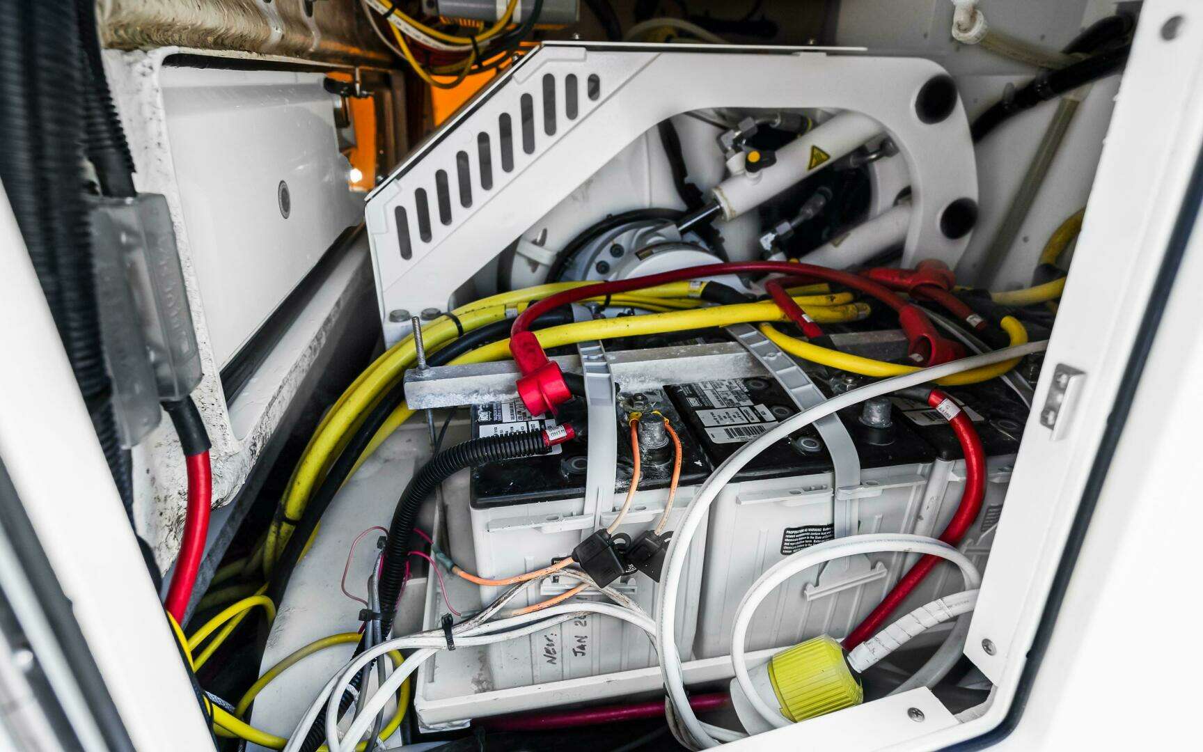 2018 Regulator 41 Center Console - Image 47