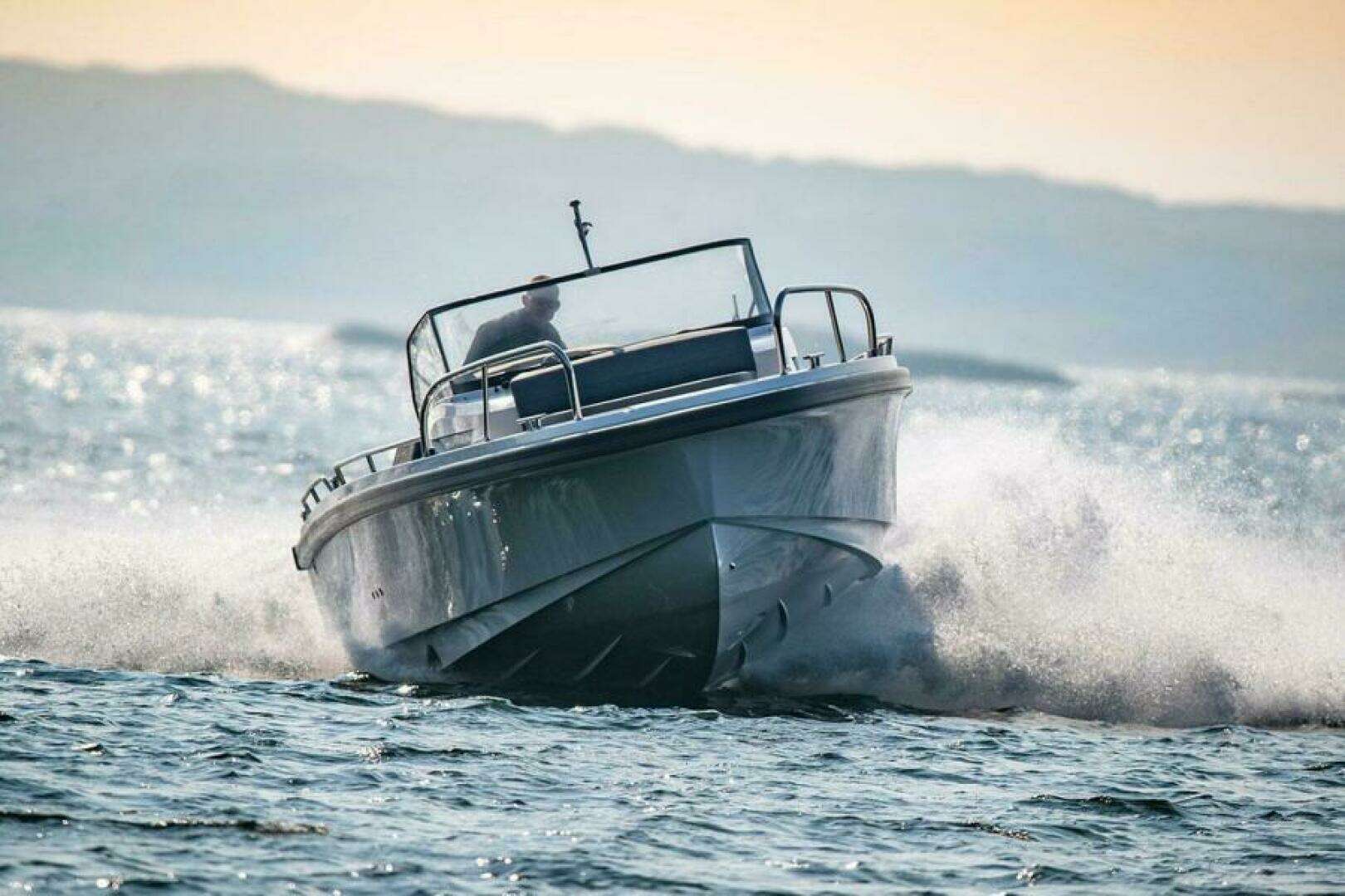 2025 Nimbus Tender 9 - Image 2