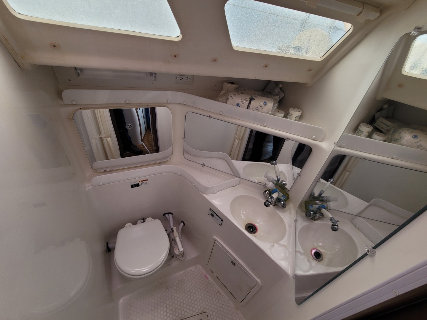 2006 Catalina 320 - Image 32