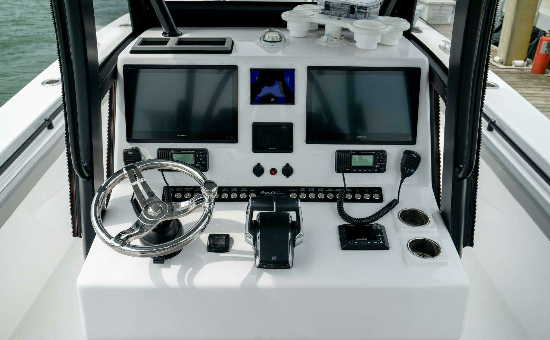 2026 Front Runner 33 Center Console - Image 15